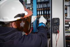 lifestyle photography of man using FLIR DM284 for FLIR