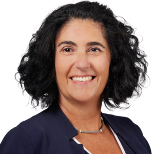 woman headshot photography with white background for MAK Technologies in Cambridge, MA woman headshot photography with white background for MAK Technologies in Cambridge, MA