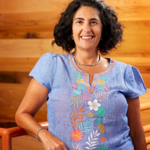 woman headshot photography with wooden background for MAK Technologies in Cambridge, MA